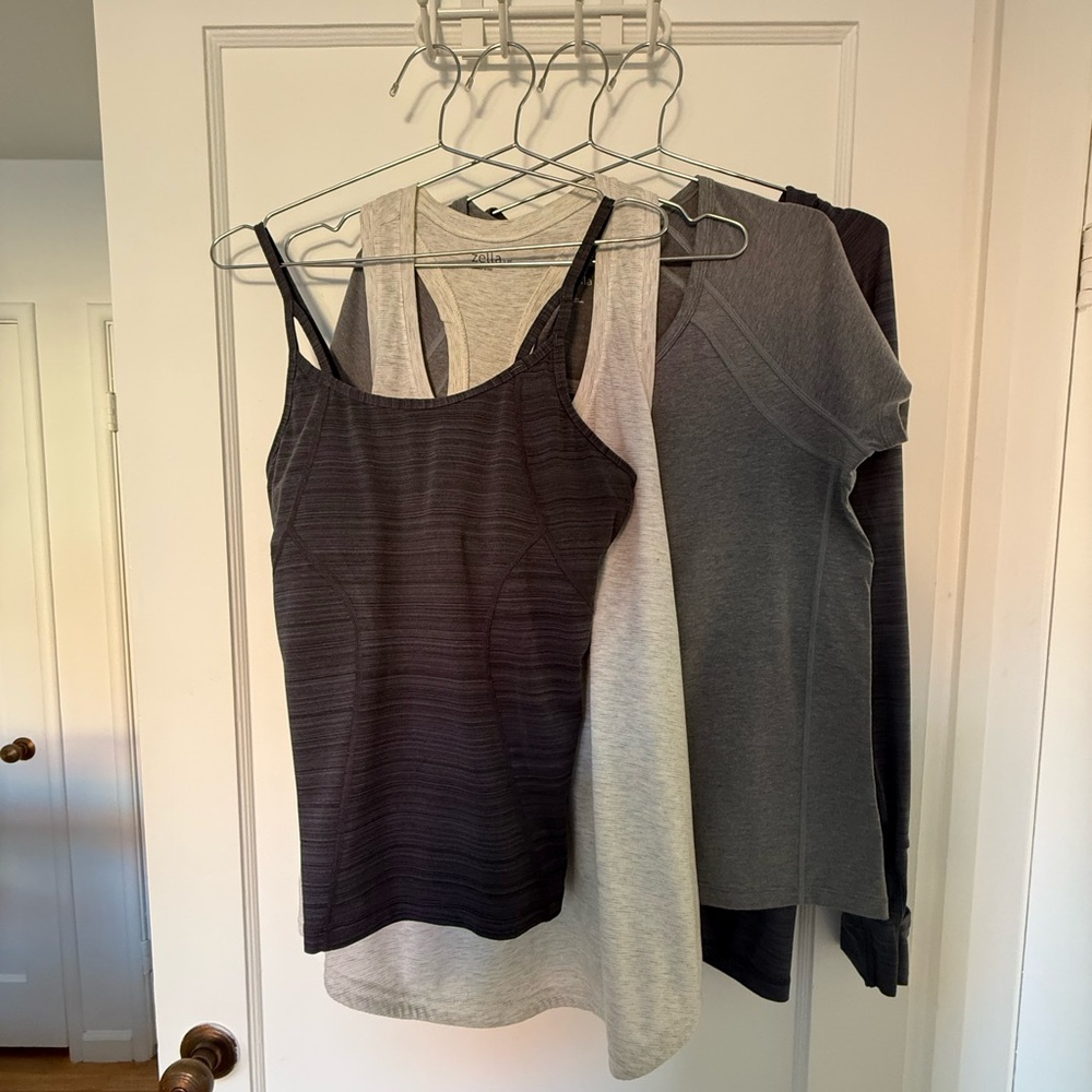 Bundle Sweatshirt and 3 Shirts - Zella - Large